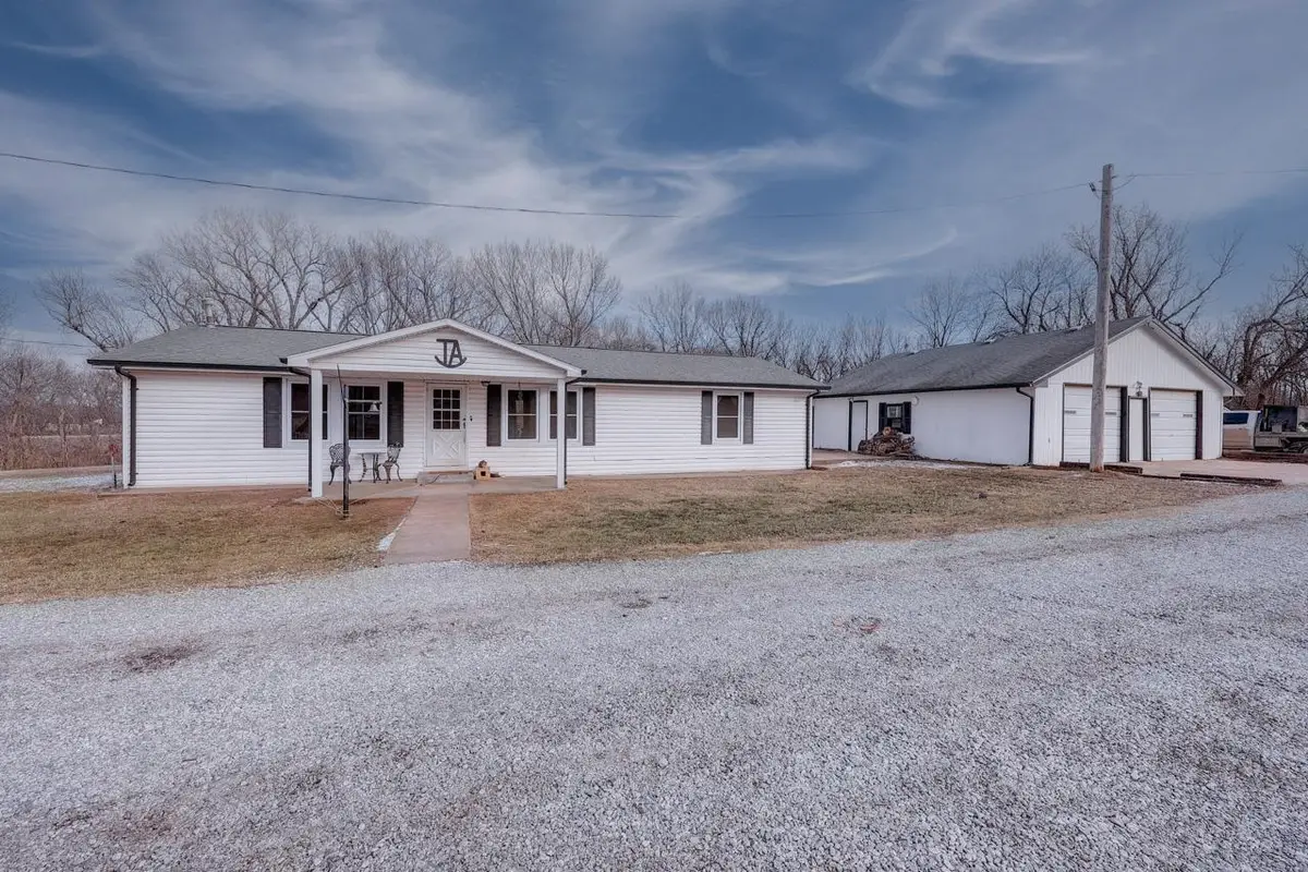 19421 Us Highway 160, Winfield, KS 67156 - #1