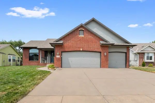 422 E Cheyenne Ct., Kechi, KS 67067