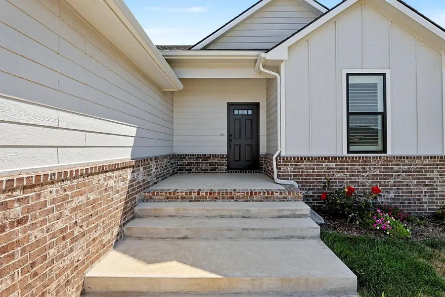 2640 S S Clear Creek St, Wichita, KS 67230 - #2