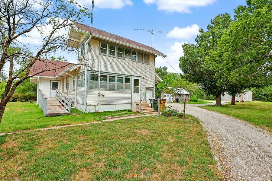 211 W 9th St, Peabody, KS 66866 - #2
