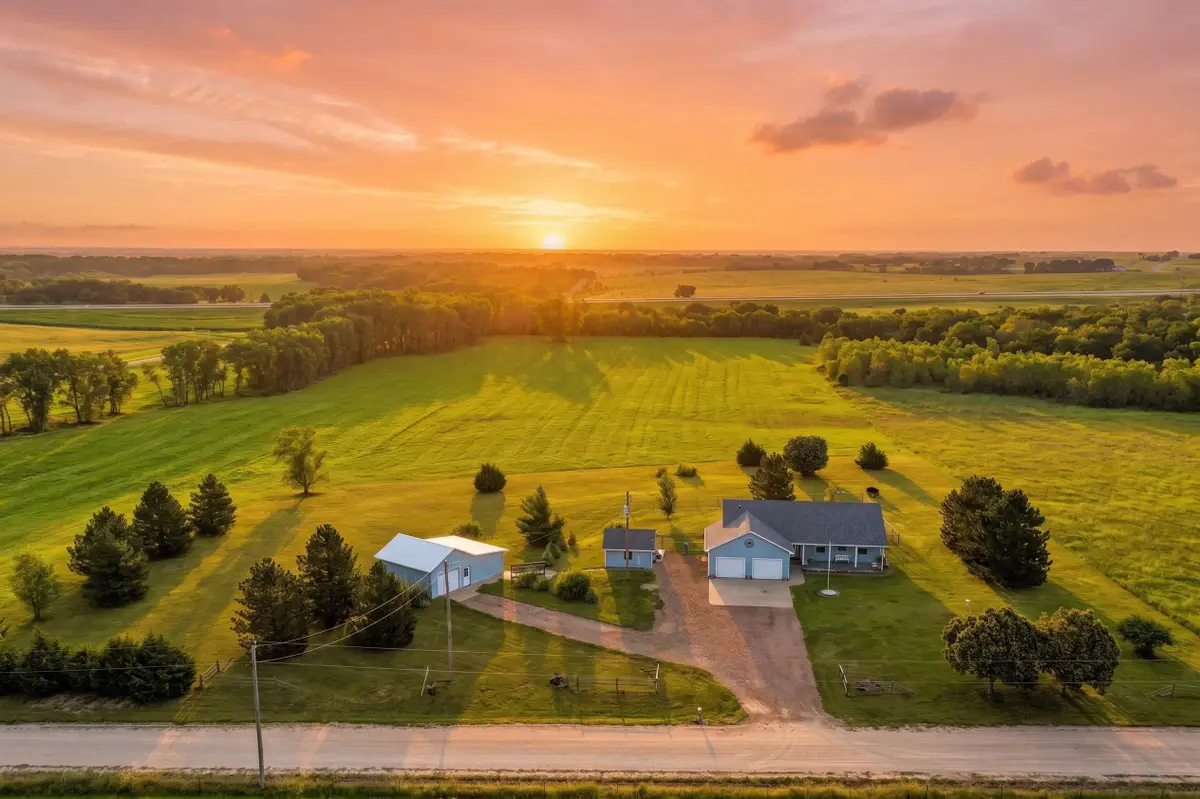 442 N 150th Rd, Bennington, KS 67422 - #1