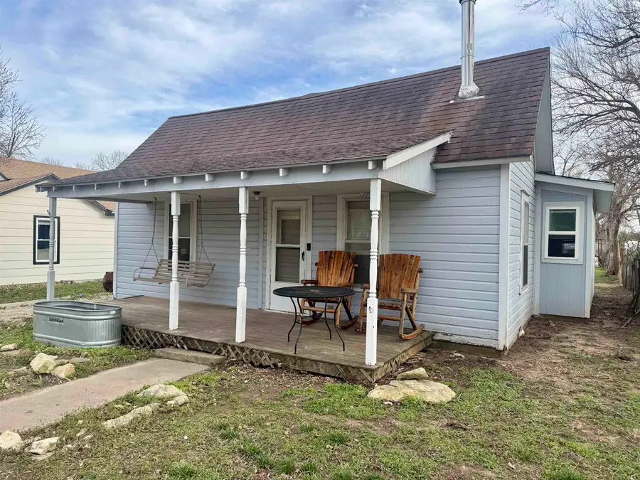 321 W Violet, Potwin, KS 67123 - #2