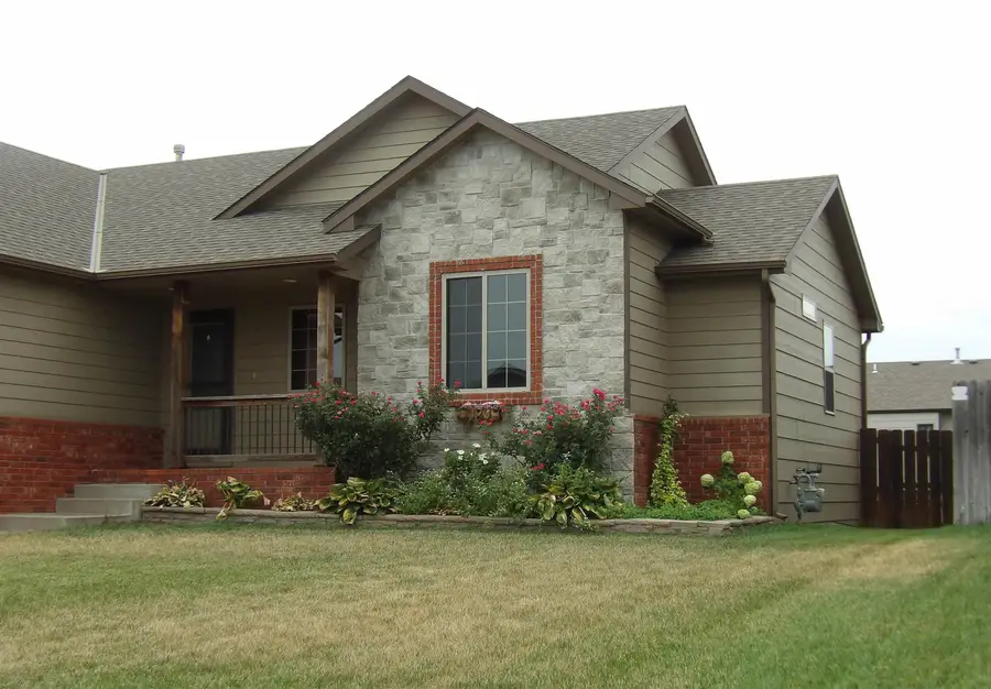 1213 N Lake Ridge Dr, Derby, KS 67037 - #3