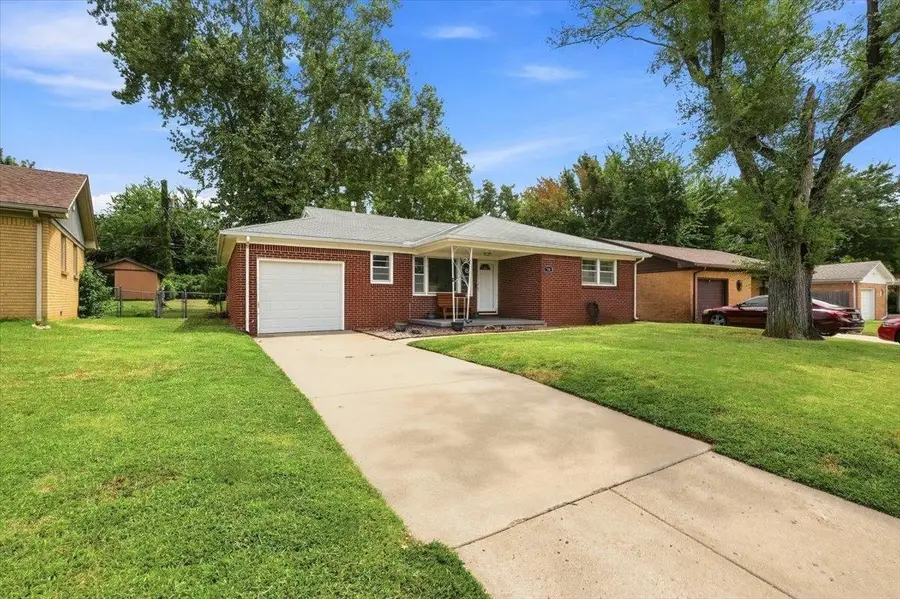 740 N El Paso Dr, Derby, KS 67037 - #2