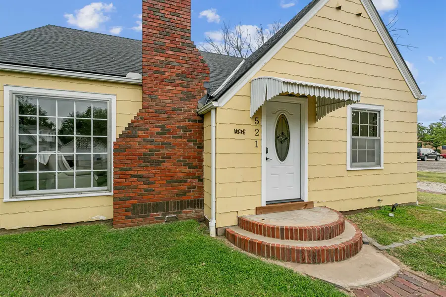 521 N Marshall St, Cheney, KS 67025 - #3
