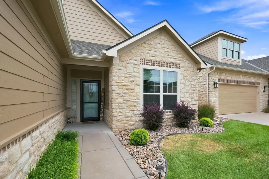 1024 E Twisted Oak Rd, Derby, KS 67037 - #2