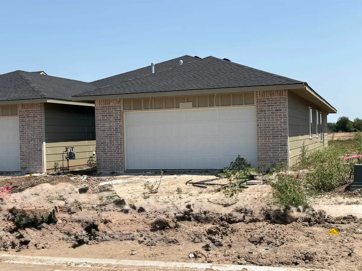2908 S Denene St, Wichita, KS 67215 - #1