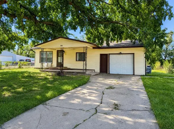 420 E Otis Ave, Salina, KS 67401