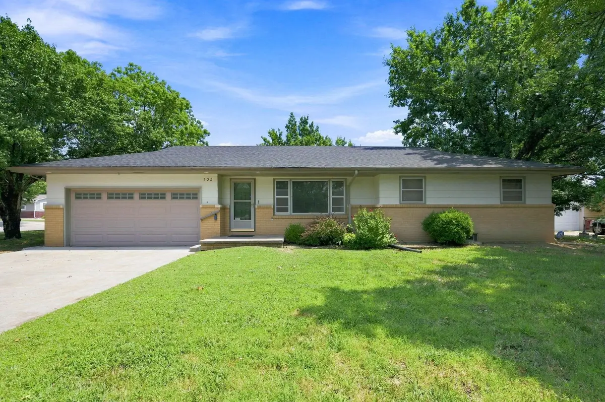 102 S Westview Rd, Andover, KS 67002 - #1