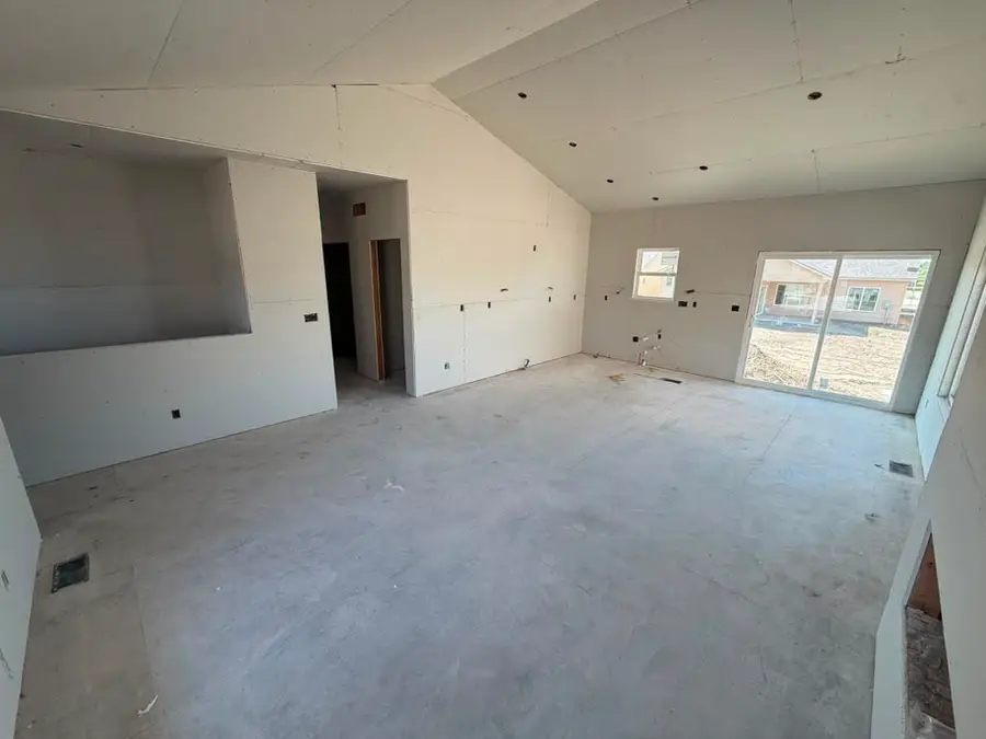 8973 E Joshua St, Bel Aire, KS 67226 - #3
