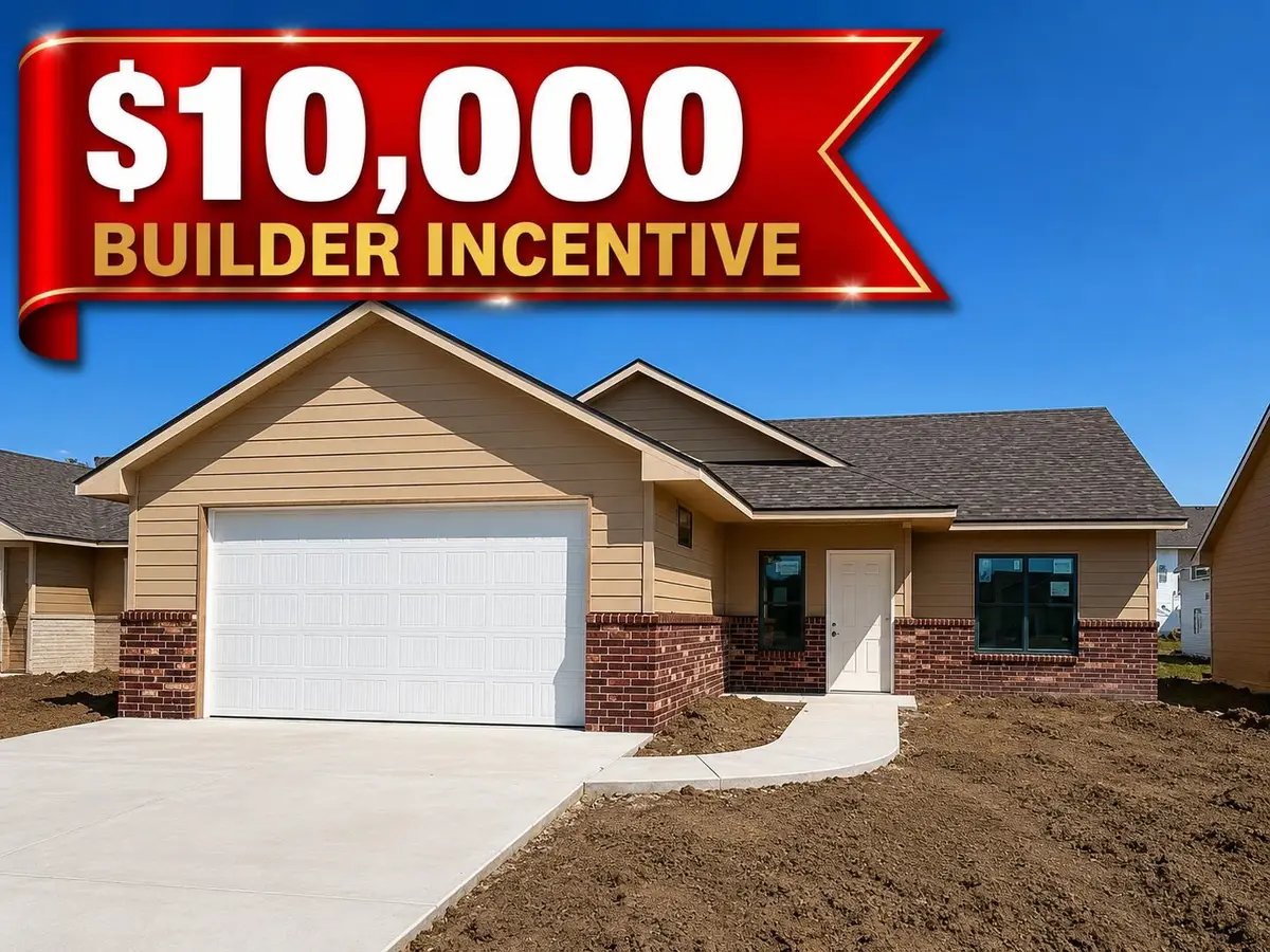 8968 E Joshua St, Bel Aire, KS 67226 - #1