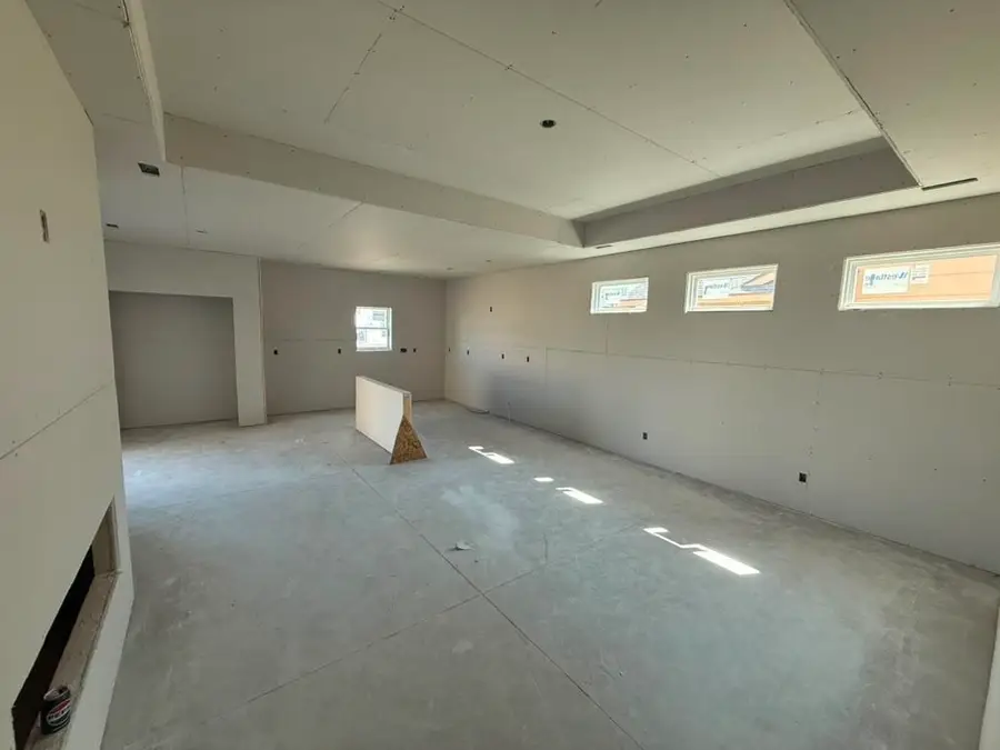 8974 E Joshua St, Bel Aire, KS 67226 - #2