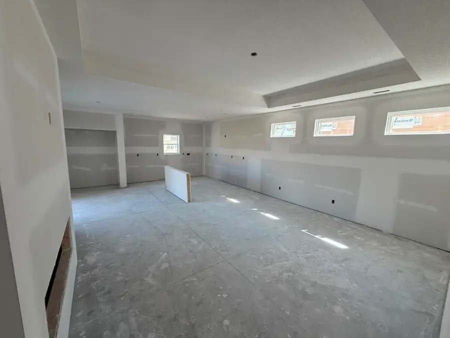 8986 E Joshua St, Bel Aire, KS 67226 - #2