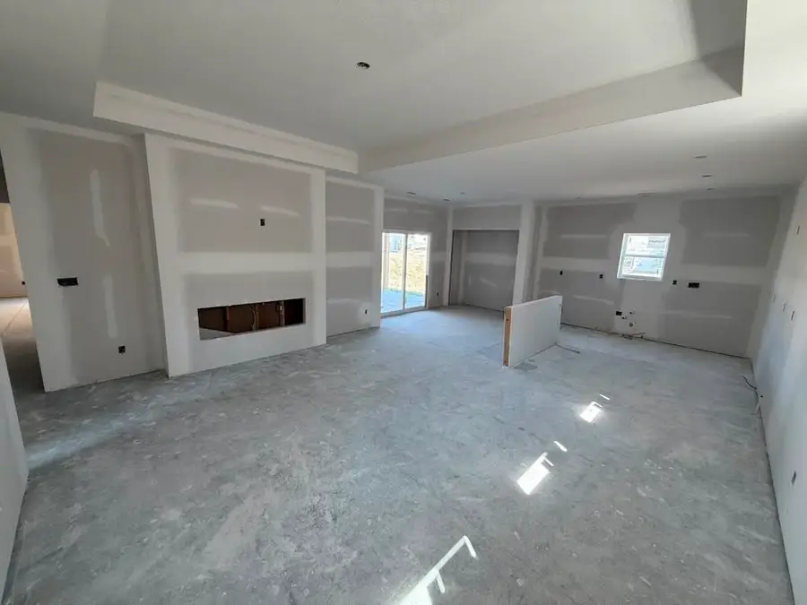 8986 E Joshua St, Bel Aire, KS 67226 - #3