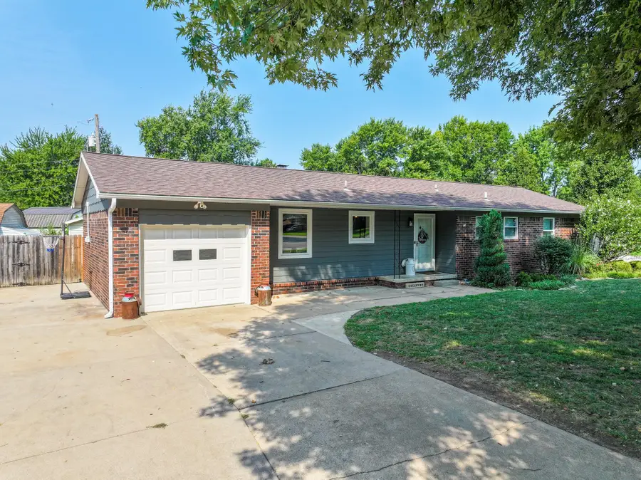 1673 N Lawndale Ave, El Dorado, KS 67042 - #2