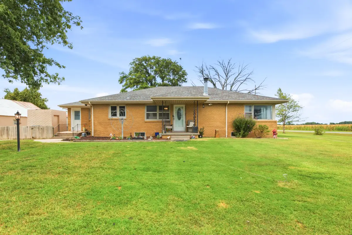 1055 N Oliver St, Belle Plaine, KS 67013 - #1
