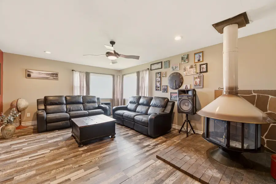 1055 N Oliver St, Belle Plaine, KS 67013 - #2