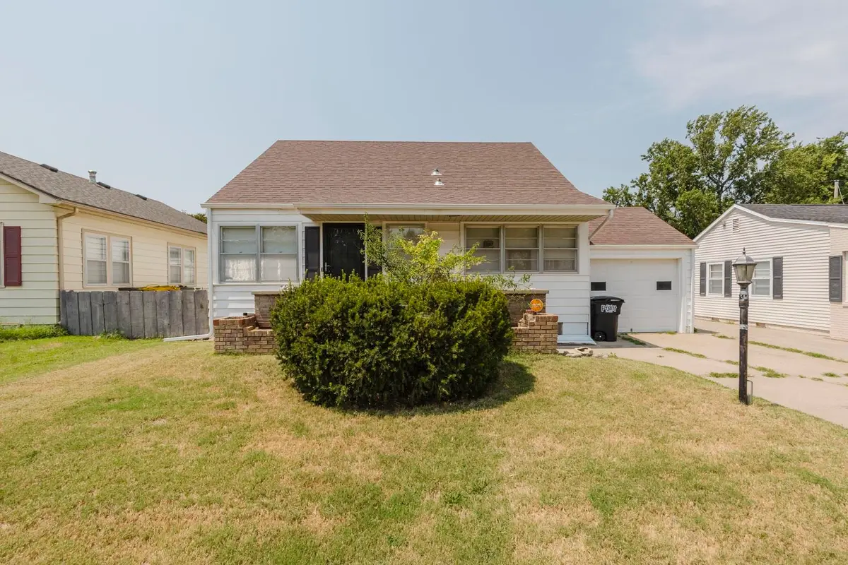 305 Lawrence St., Pratt, KS 67124 - #1