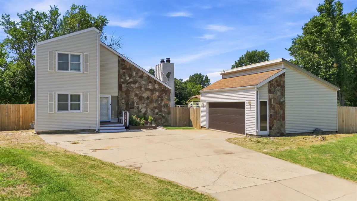 613 N Tanglewood Ct, Derby, KS 67037 - #1