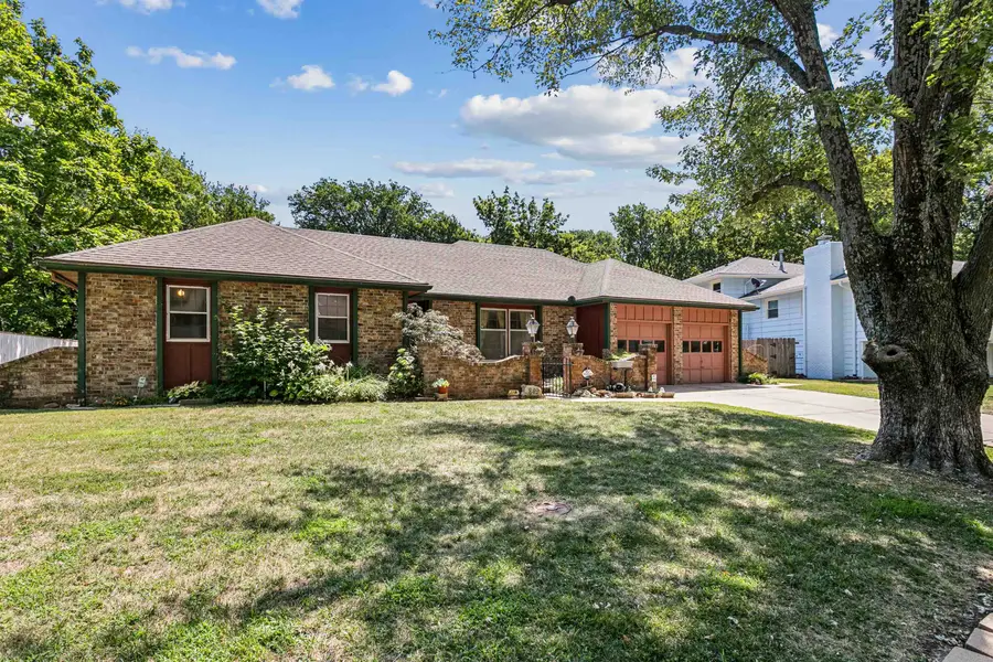 849 E Sunrise St, Derby, KS 67037 - #2