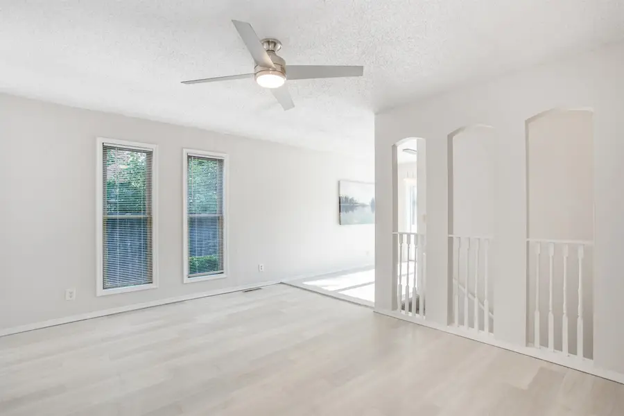 142 N Tracy St, Wichita, KS 67212 - #2