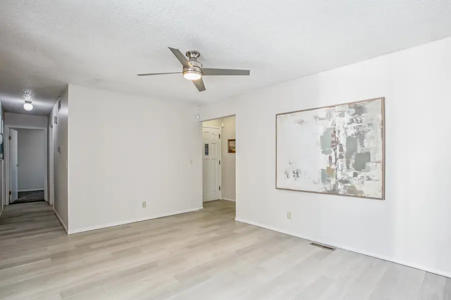 142 N Tracy St, Wichita, KS 67212 - #3