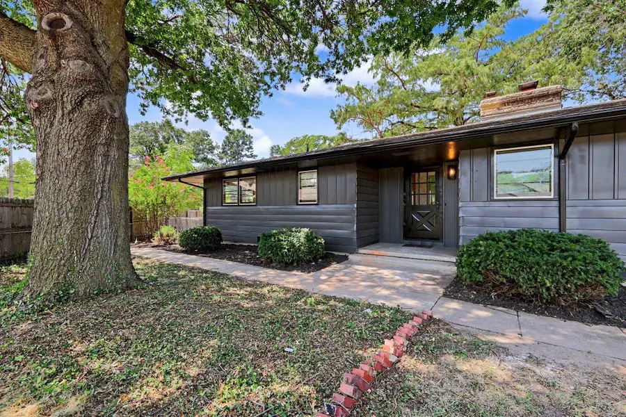 3321 E Bellaire Ct, Wichita, KS 67218 - #2