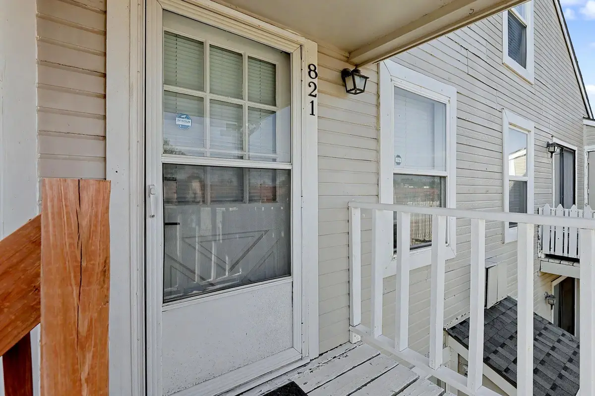 1717 S Cypress St, Wichita, KS 67207 - #1