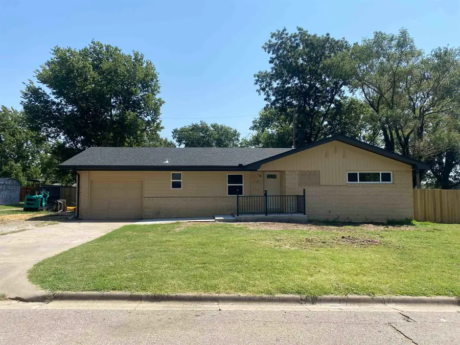 720 N Elm, Belle Plaine, KS 67013 - #2