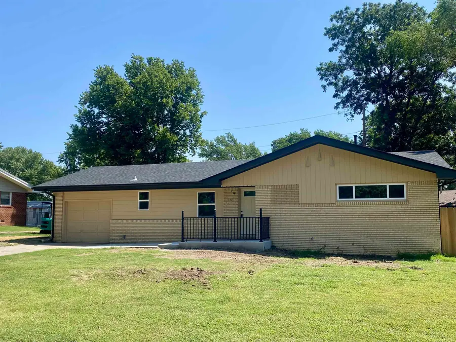 720 N Elm, Belle Plaine, KS 67013 - #3