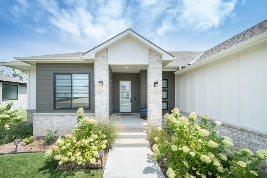 2536 N Emerald Ct, Andover, KS 67002 - #2