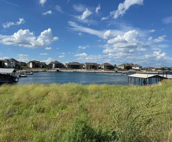 4524 W Shoreline, Wichita, KS 67205