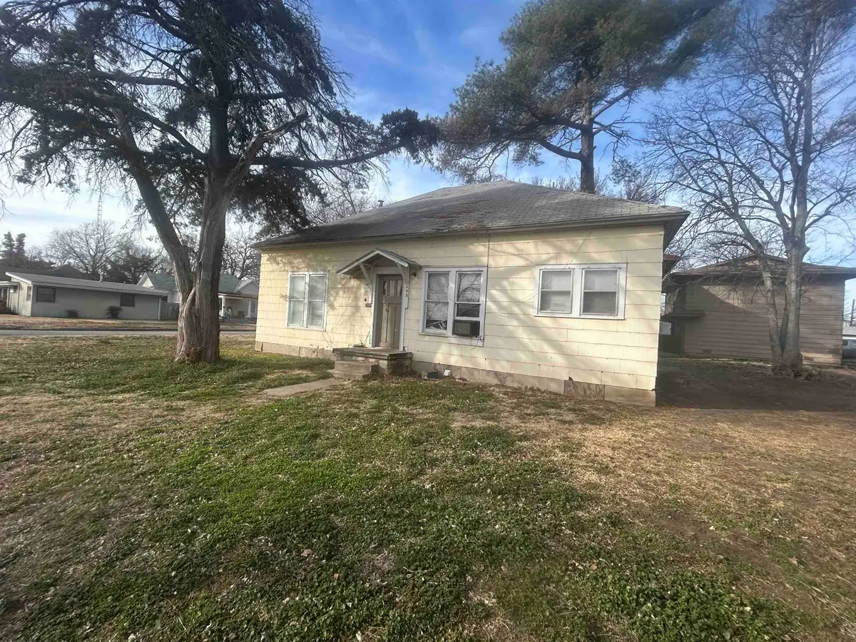 603 N C, Wellington, KS 67152 - #1
