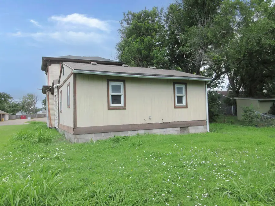 645 S 3rd Ave., Salina, KS 67401 - #3