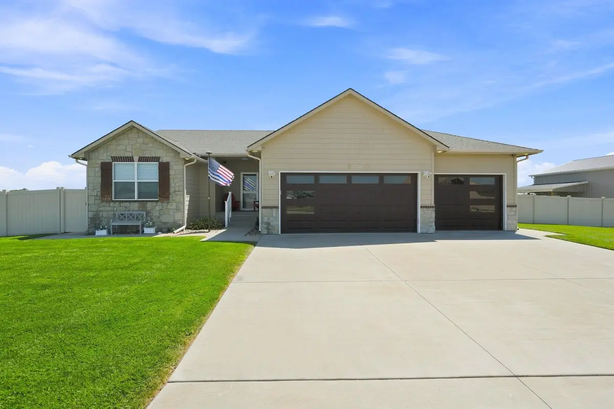 3 Bristol Dr, South Hutchinson, KS 67505 - #1