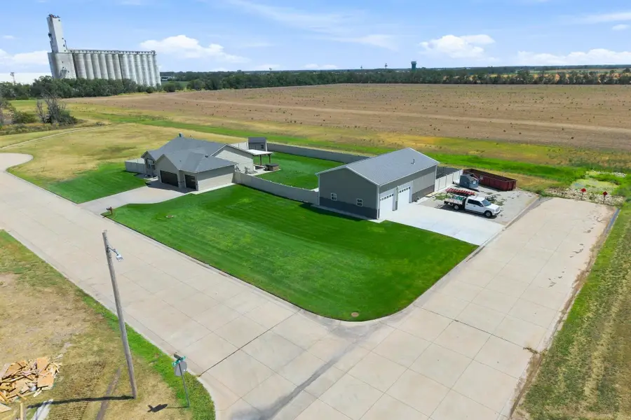 3 Bristol Dr, South Hutchinson, KS 67505 - #2