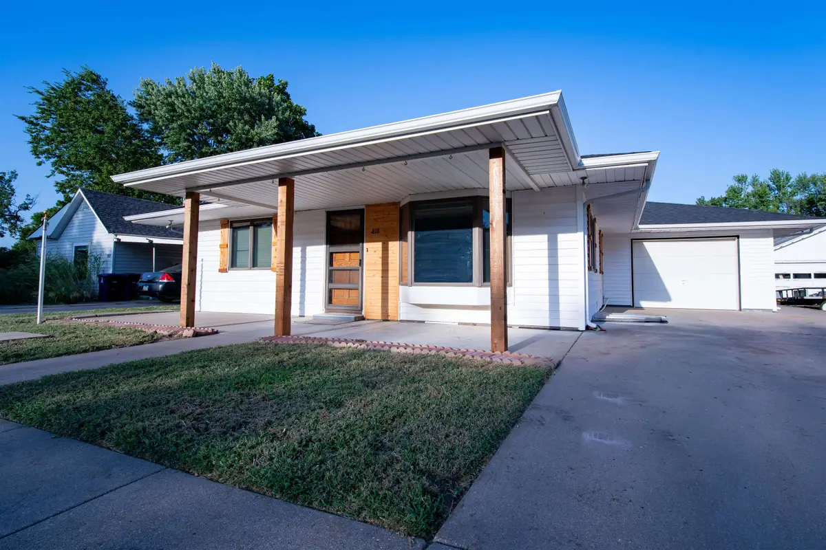 818 N Washington St, El Dorado, KS 67042 - #1