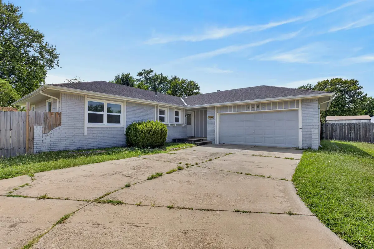 5605 E Shadybrook St, Wichita, KS 67208 - #1