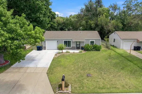 1136 S High St, El Dorado, KS 67042