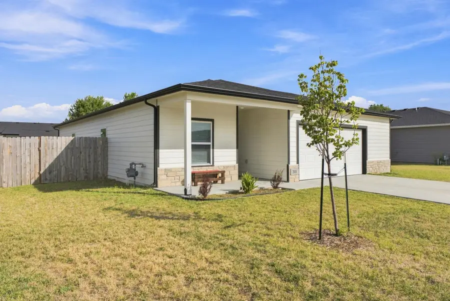 211 S Gatewood St, Valley Center, KS 67147-4741 - #2