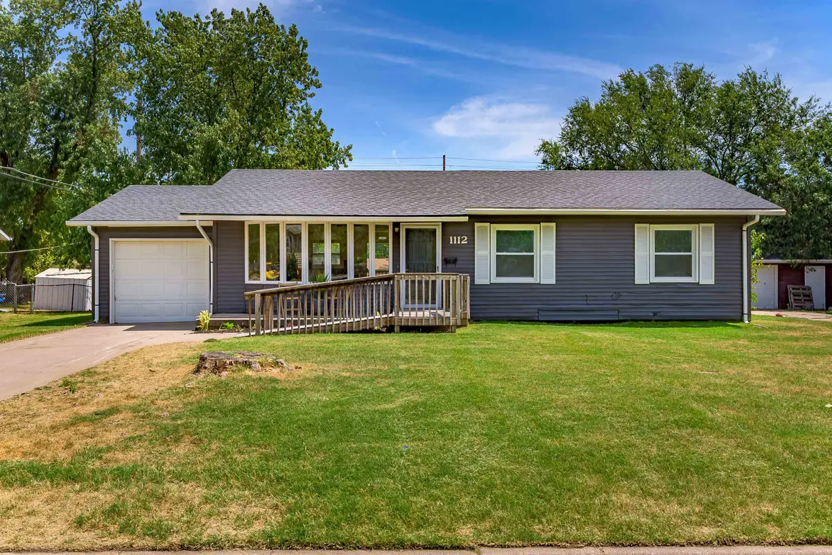 1112 N Acadia Ave, Wichita, KS 67212-3145 - #1