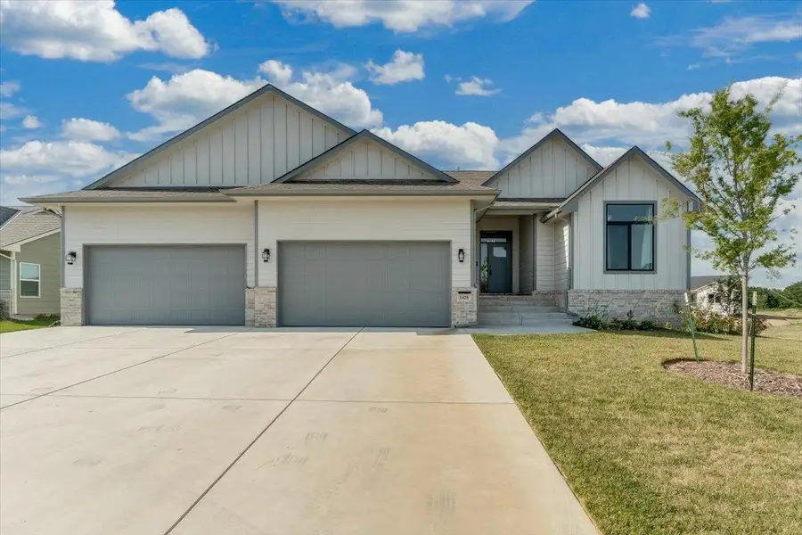 1425 W Cozy Hollow St, Goddard, KS 67052 - #2
