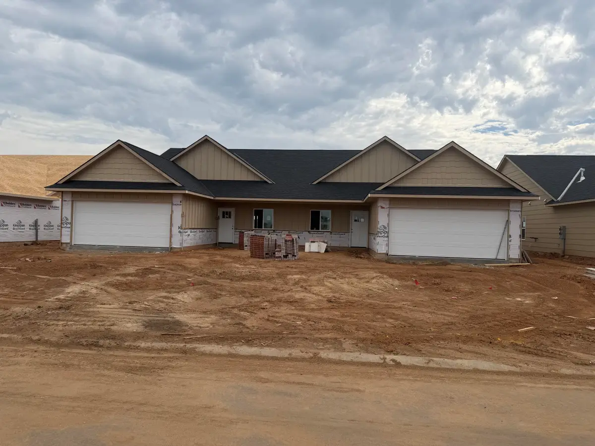 814 N Wheatland St, Wichita, KS 67235 - #1