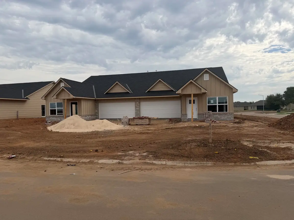 802 N Wheatland St, Wichita, KS 67235 - #1