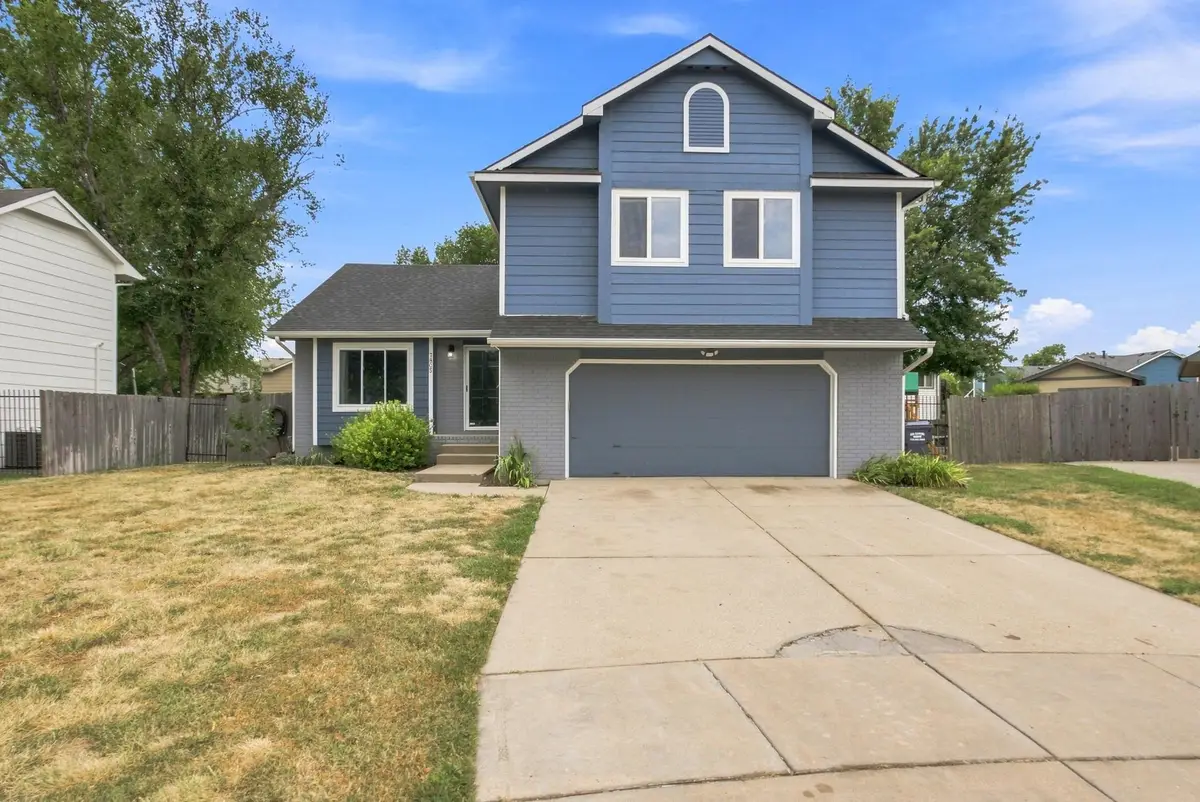 7805 W Barrington Cir, Wichita, KS 67212 - #1