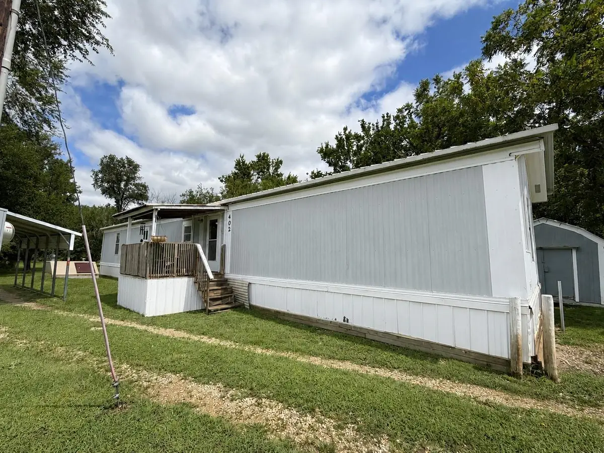 402 N Jewett St, Brookville, KS 67425 - #1
