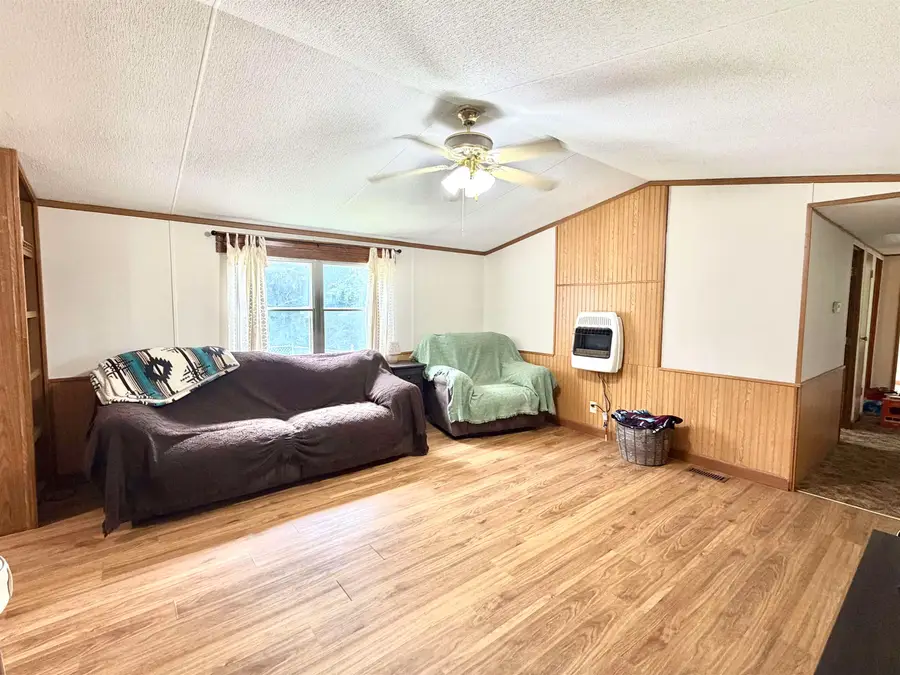 402 N Jewett St, Brookville, KS 67425 - #2