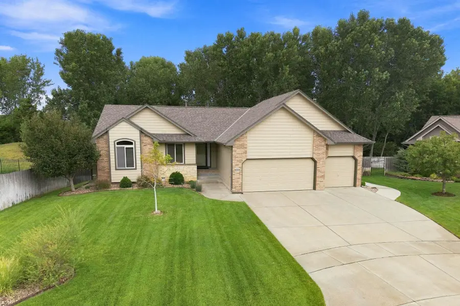 8304 W Candlewood Cir, Wichita, KS 67205 - #2
