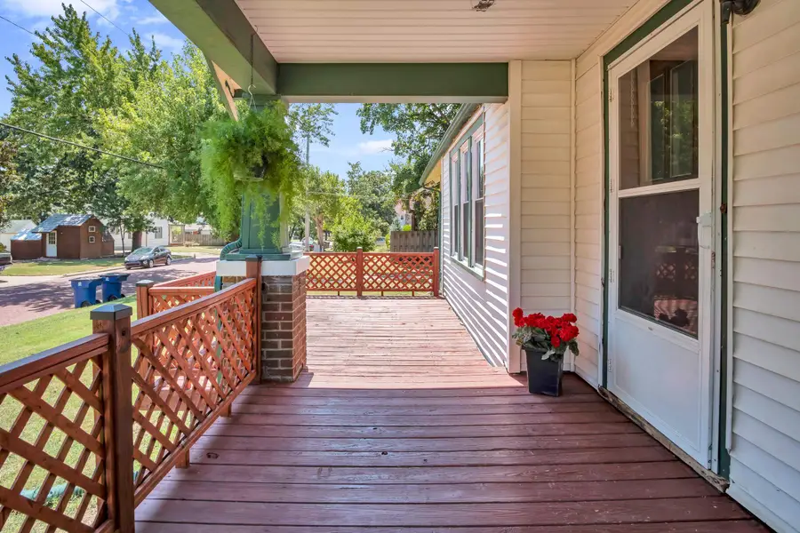 625 E 5th, Newton, KS 67114 - #3