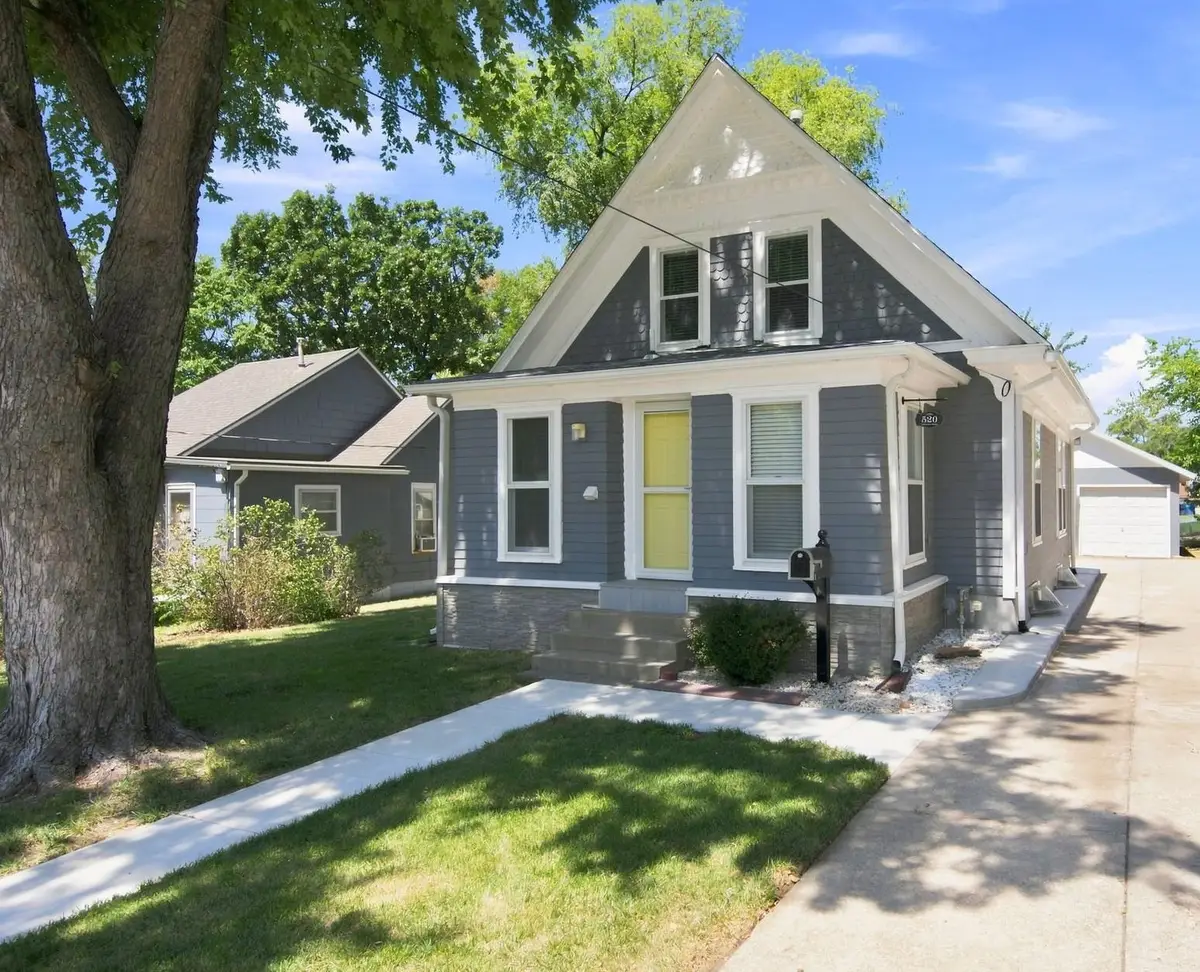 520 Lakeside, Newton, KS 67114 - #1